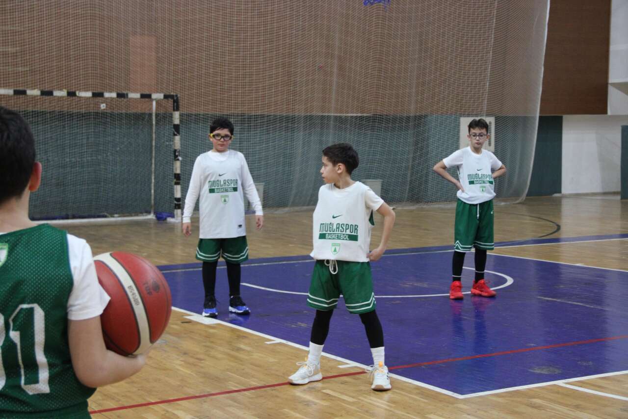 Muğlaspor Geleceğin Basketbolcularını Yetiştiriyor 5